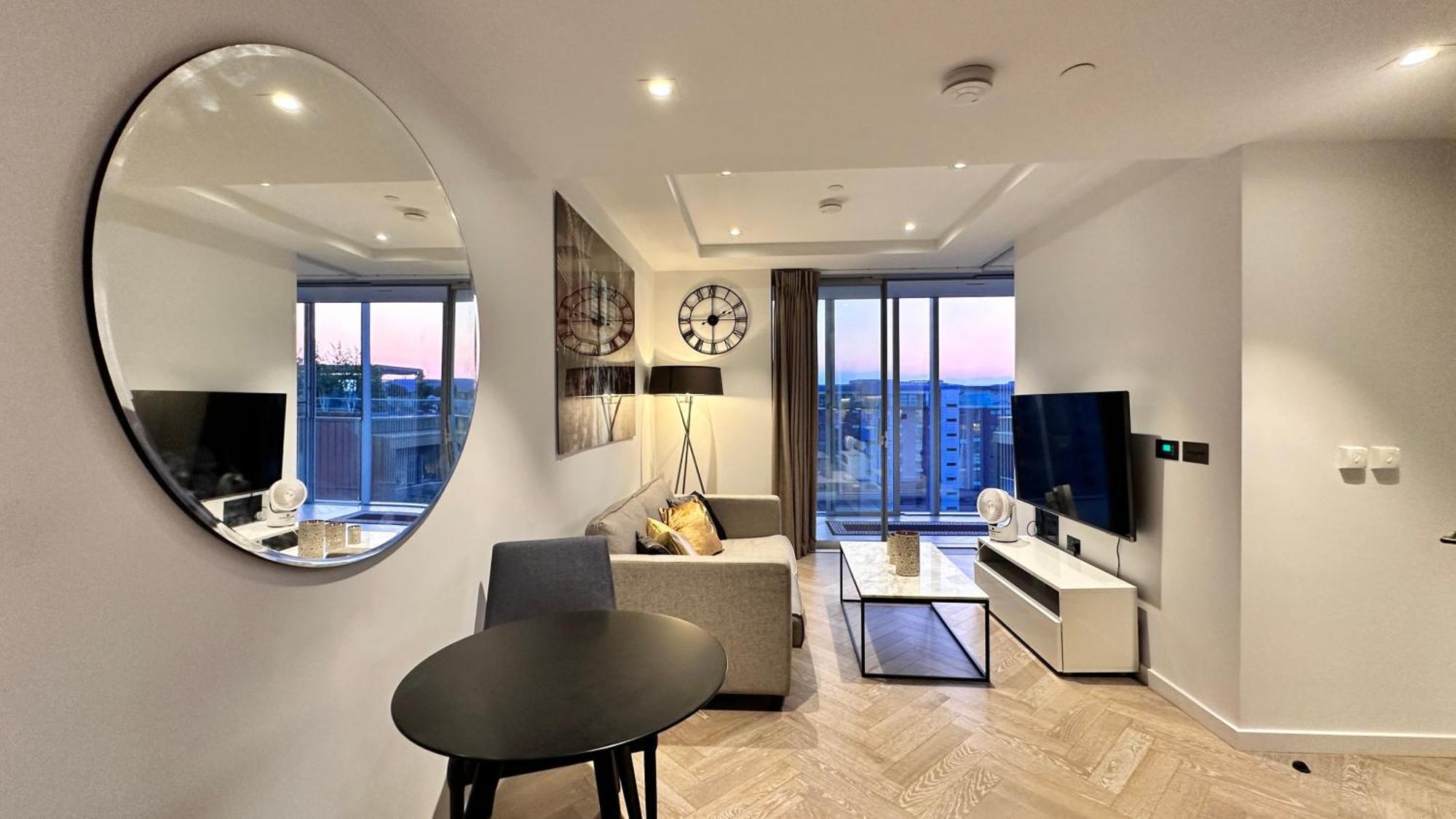 Battersea Power Station - Winter Garden Balcony & 1Gb Wifi - Luxurylondonstays Exterior photo